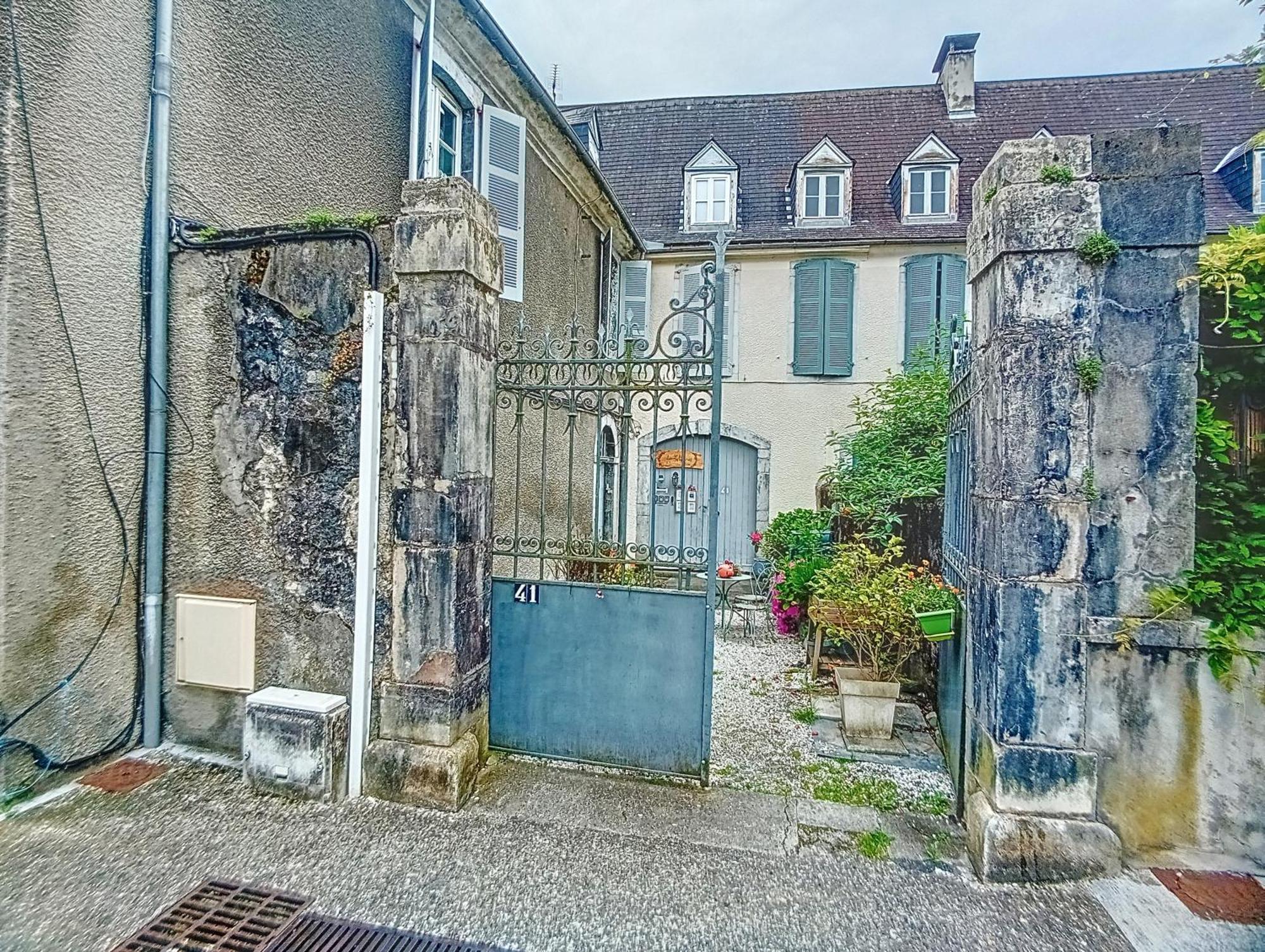Les Glycines Oloron Hotel Kültér fotó